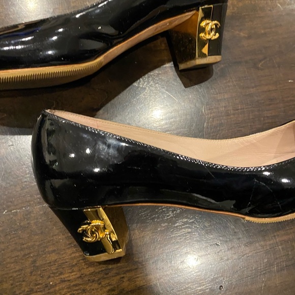 Rare Chanel Patent Two Tone Heels - Picture 2 of 12